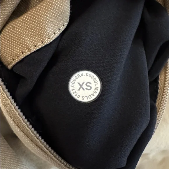 lululemon Pant - Picture 7 of 7